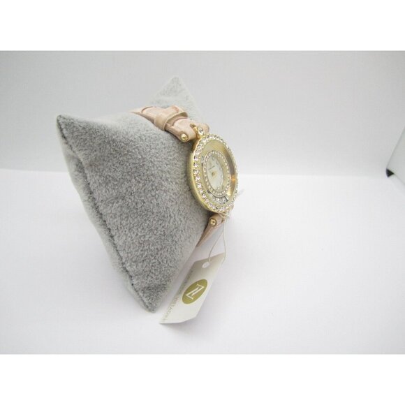 Elegant Gold and Pink Watch - Picture 5 of 8